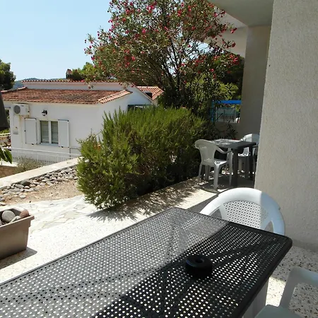 Eri 2* Agia Marina (Aegina)